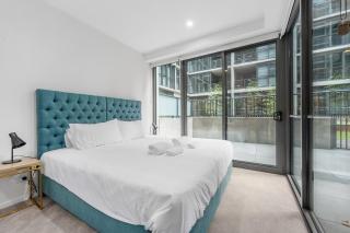 Chic Modern 1-Bedroom Apartment, Gym, Parking - 9