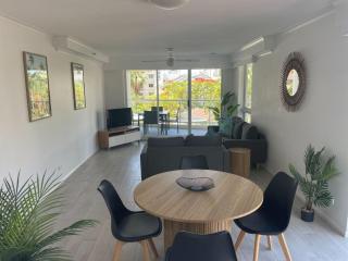 The Crest Apartments - Main Beach - 3