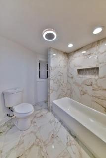 Modern Oasis 4BR 2Bath Near UChicago Hyde Park - 1