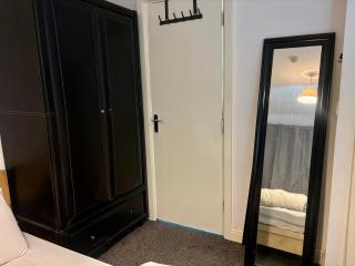 Family Ensuite in Dudley - 5