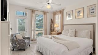 Emerald Villa by AvantStay Lakefront Communal Pool Balcony Views Near the Beach - 6