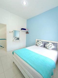 Santorini 4 Bedrooms Full Air Cond Entire Home by Grab A Stay - 4