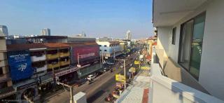 Big 1 Bedroom Condo close to "Everything" (J402) - 8