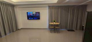 Big 1 Bedroom Condo close to "Everything" (J402) - 6