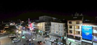 Big 1 Bedroom Condo close to "Everything" (J402) - 3