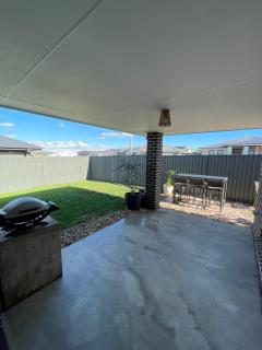 Spacious and Modern Home away from Home - Eglinton - 1