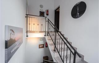 2 Bedroom Pet Friendly Apartment In Cizici - 9