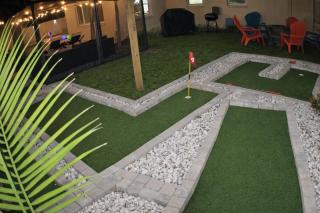 Resort Backyard Heated Pool Spa Arcade Movies - 4