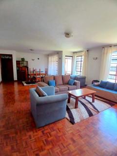 Lavington Budget Ensuite Room - 5