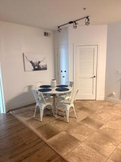 Villa Marina - AMAZING Modern, Spacious, Stylish 2 Master Suites in CENTRAL Marina Del Rey - 1