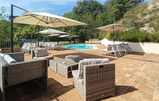 Apartment With Private Pool - 4