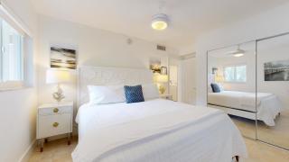 Suite by Beach Waterfront Lago Key Two - 7