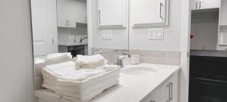 Cozy Luxe Suites - 1