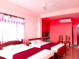 Randhi La Beach View Hotel - 2