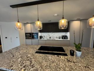 Luxury Villa - Hot Tub - Exclusive Offers - Amar Luxury Stays - 6