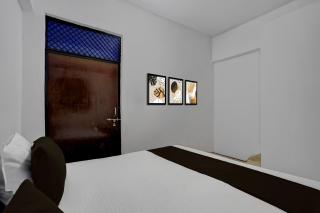 SPOT ON by OYO RED DIAMOND HOTEL & SWEET RESTAURANT - 9