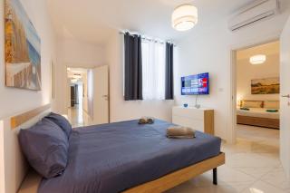 Sliema A28 - 5 mins walk to Valletta Ferry - Shopping Mall and Bay Sleeps 8 by QuickTrips - 5