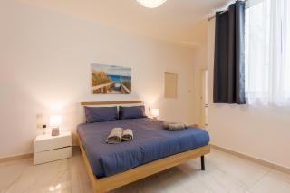 Sliema A28 - 5 mins walk to Valletta Ferry - Shopping Mall and Bay Sleeps 7 by QuickTrips - 1