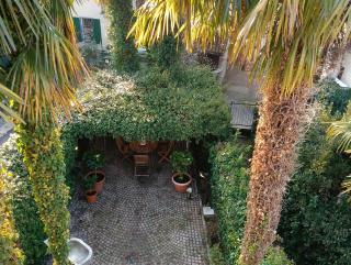 Elegant Traditional Home Steps from the Lake, with Garden and Panoramic Terrace - 1