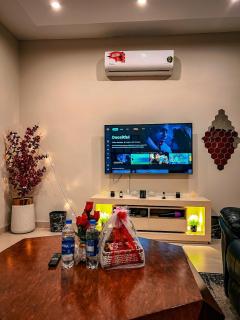 Rosmile Homes Luxury Stay in Bahria Town Phase 7 - 0