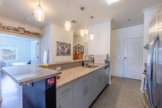 King Master and Plush Queen near NYC w kitchen, living room plus on-site gym - 9