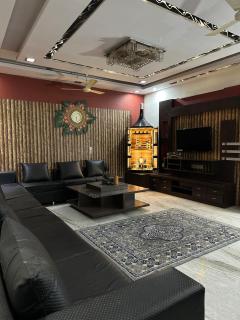 Godvan's Nest - A Spacious 2BHK Retreat - 6