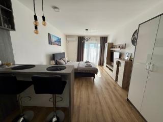 Royal Apartmani 1 - 8