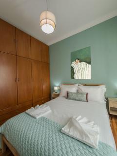 Sunny Nest, Stylish & Bright Urban Retreat - 8