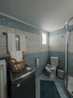 Sunny Nest, Stylish & Bright Urban Retreat - 2