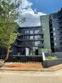 Charcoal Suite- Circa Lynnwood - 4