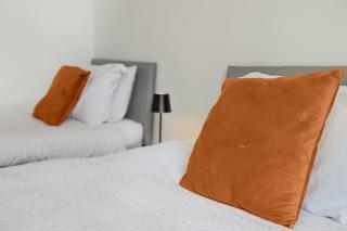 The Crews Quarters Anfield - Sleeps 9 - Modern - 7