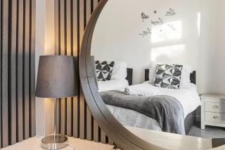 The Crews Quarters Anfield - Sleeps 9 - Modern - 7