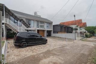 RedDoorz Plus near Lembang Park & Zoo - 5