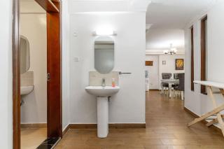 Elegant and Unique 4-BR, Pool, Gym, Free Parking - 5