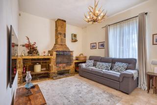 Stunning 2BR Villa with Pool - 4