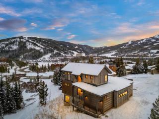 Big Sky Basin - Ski-In-Out, Hot Tub & Game Room - 0