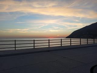 Plomari View Stone Apartments - 9