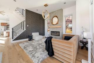 Modern Lakeview Home with Private Dock Sleeps 5 - 4