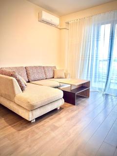 Modern Apartment with City View and Free Parking - 3