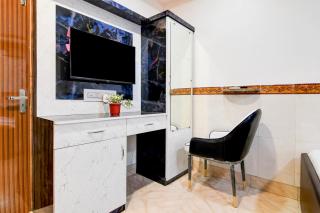 Hotel Continental Restuarant & Cafe - 1