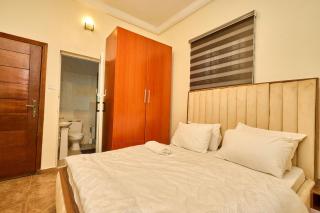 20 minutes from the Airport and 247 power, and wifi - 2