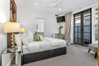 Wow! Luxury, City Fringe, 3BR, Garage, 2 mins Oval - 8