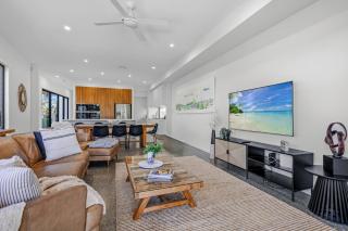 Wanderlust - Heated Pool rooftop deck - Gold Coast - 9