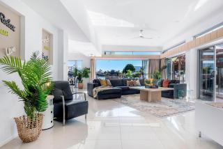 Tropical Dreaming - Heated Pool Cinema Room - Gold Coast - 7
