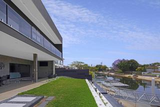 Urban Hideaway - Pet FriendlyPlunge Pool Pool table - 6