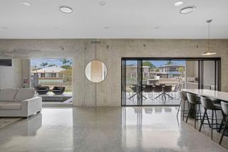 Urban Hideaway - 7