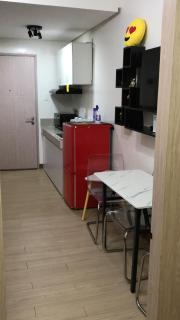 Trees 1 Bedroom Fully Furnished with Free Wi-Fi & Netflix - Manila - 9