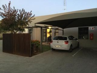A Little Guesthouse - Bloemfontein - 5