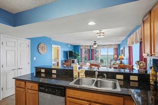 Malibu Pointe Beach Club 606 - Across The Street From The Ocean! Sleeps 12 guests! - 3