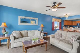 Malibu Pointe Beach Club 606 - Across The Street From The Ocean! Sleeps 12 guests! - 3